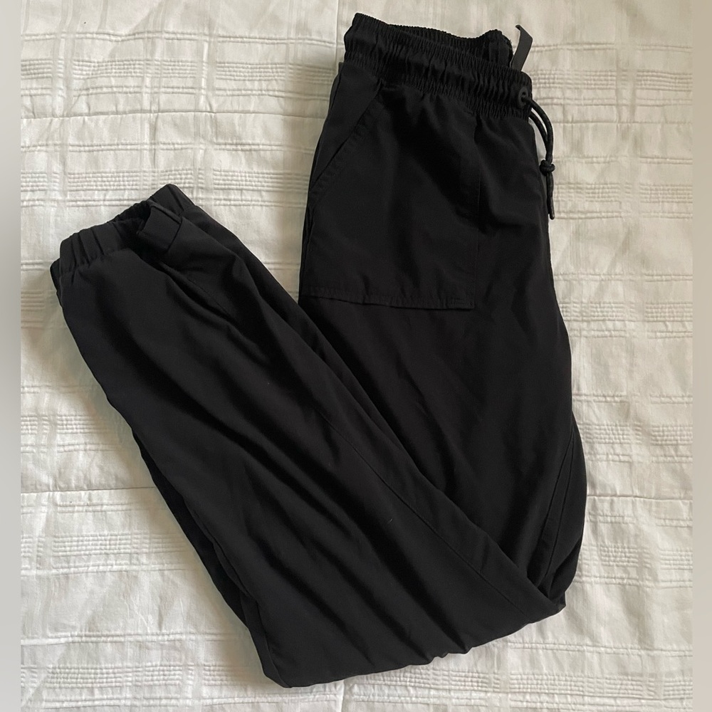 Athleta Girl: Black lined joggers